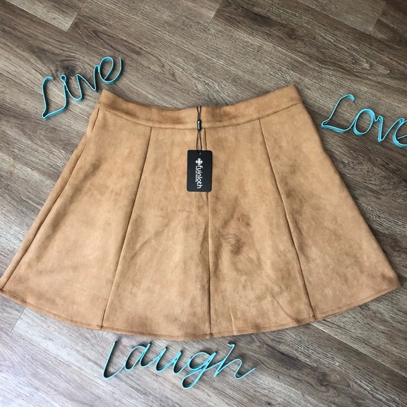 NWT Fuinloth Skirt, front buttons - Picture 2 of 4